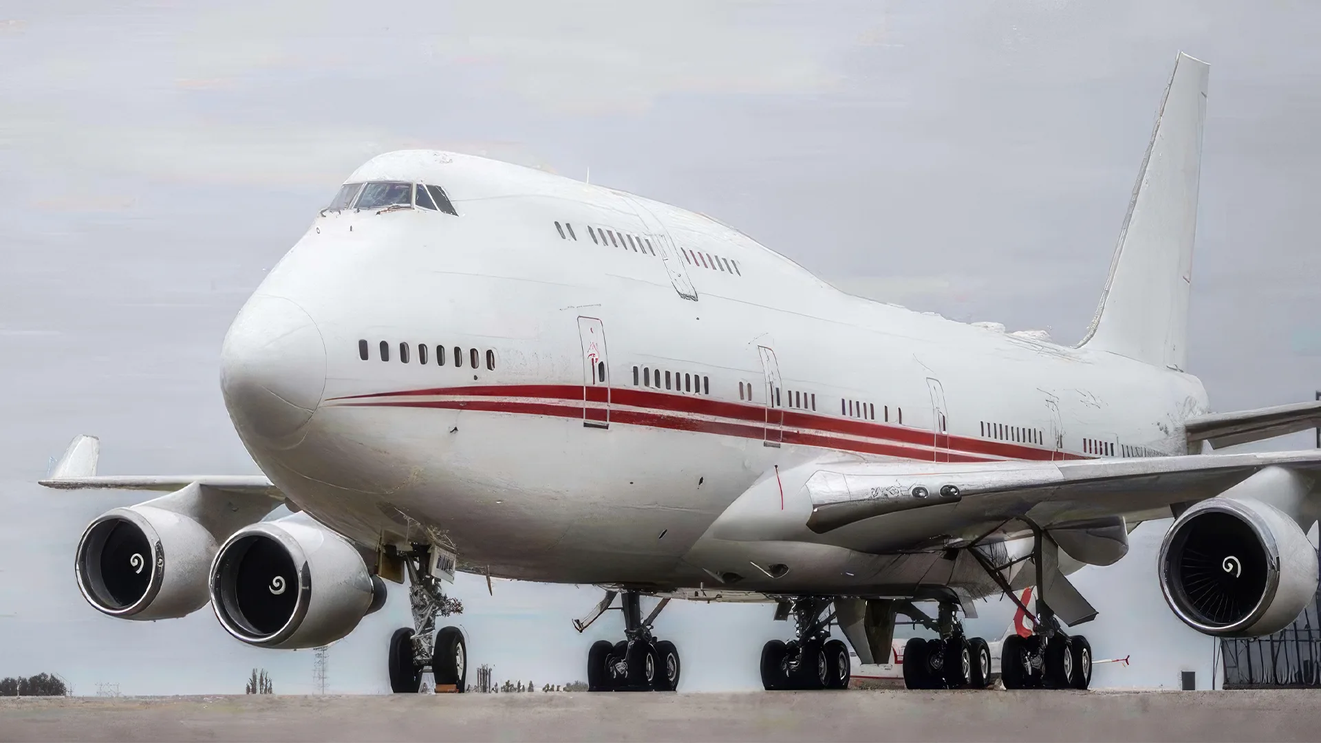 Boeing 747-400 Executive Plus Cargo for sale