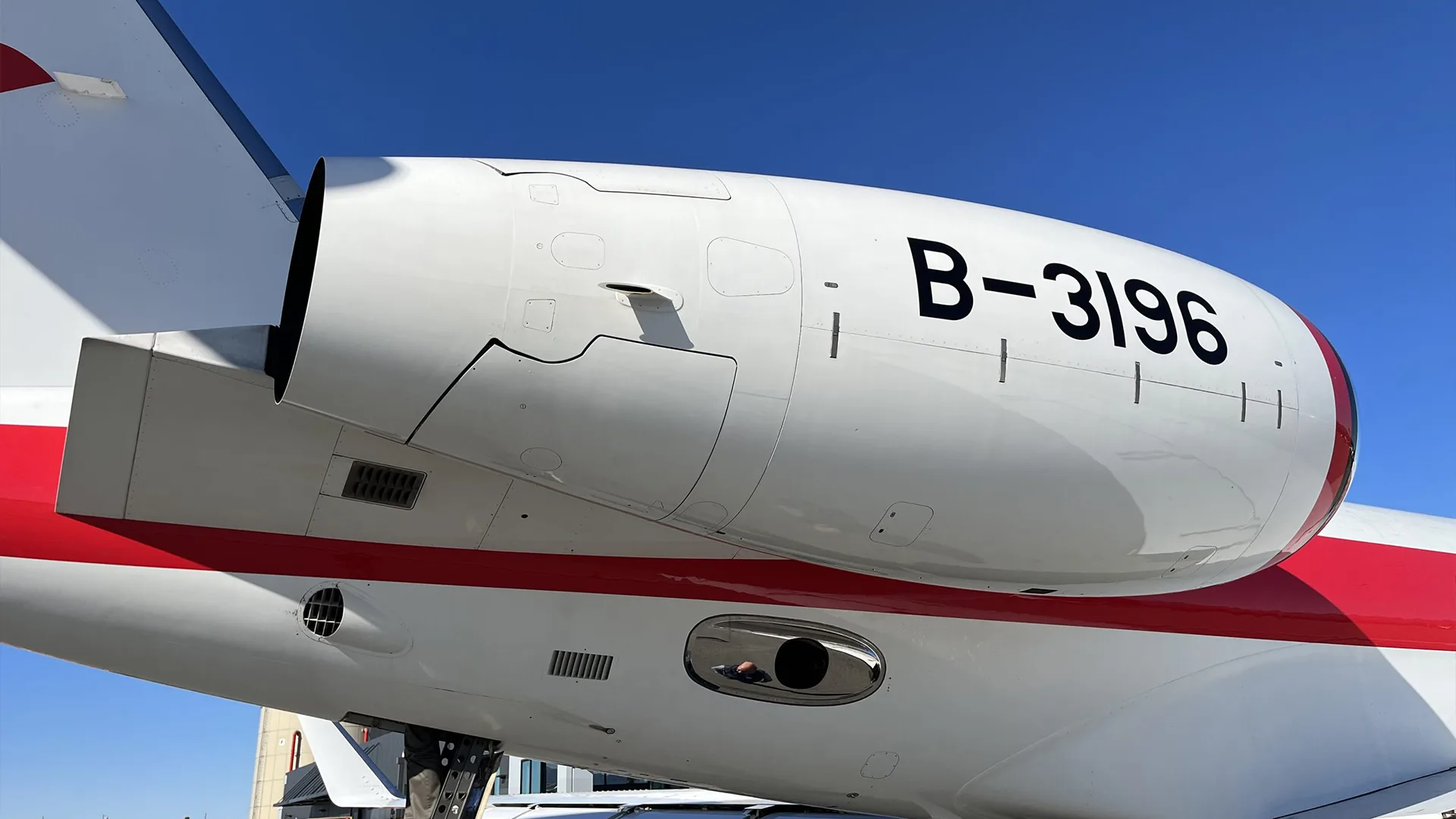 Gulfstream G550 photo 4